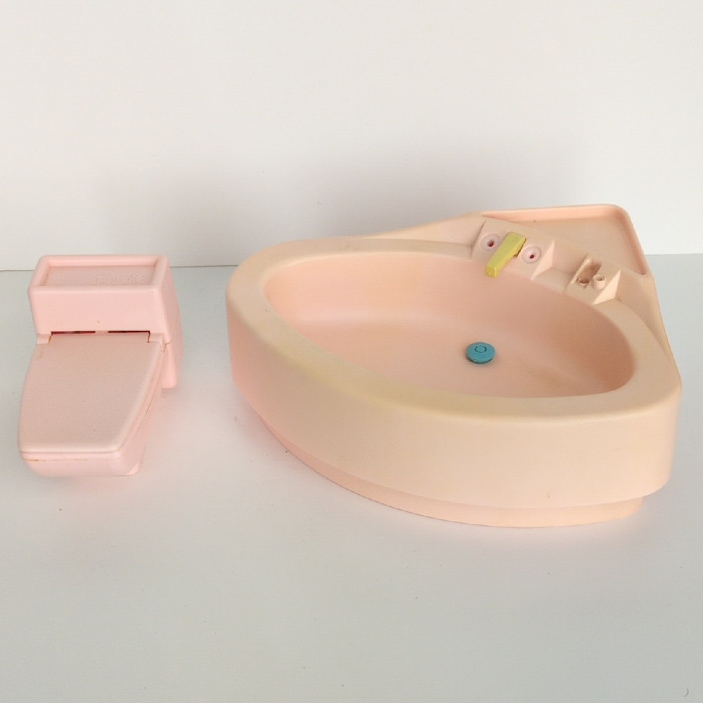Vtg 70s Barbie's Dreamhouse Pink Bathroom Toliet & Bathing Tub - USA Made